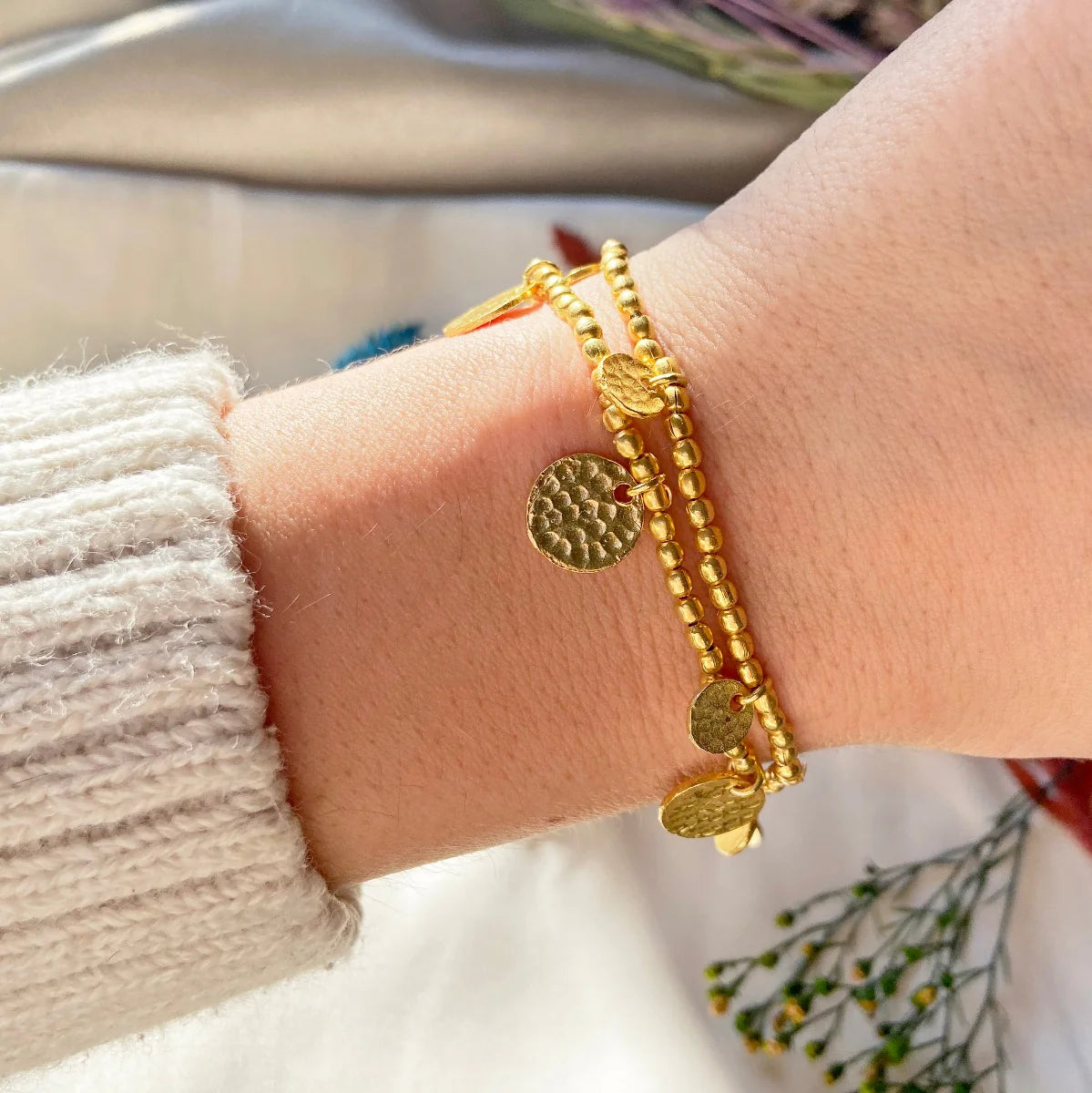 Elastic Beaded Bracelet With Gold Discs