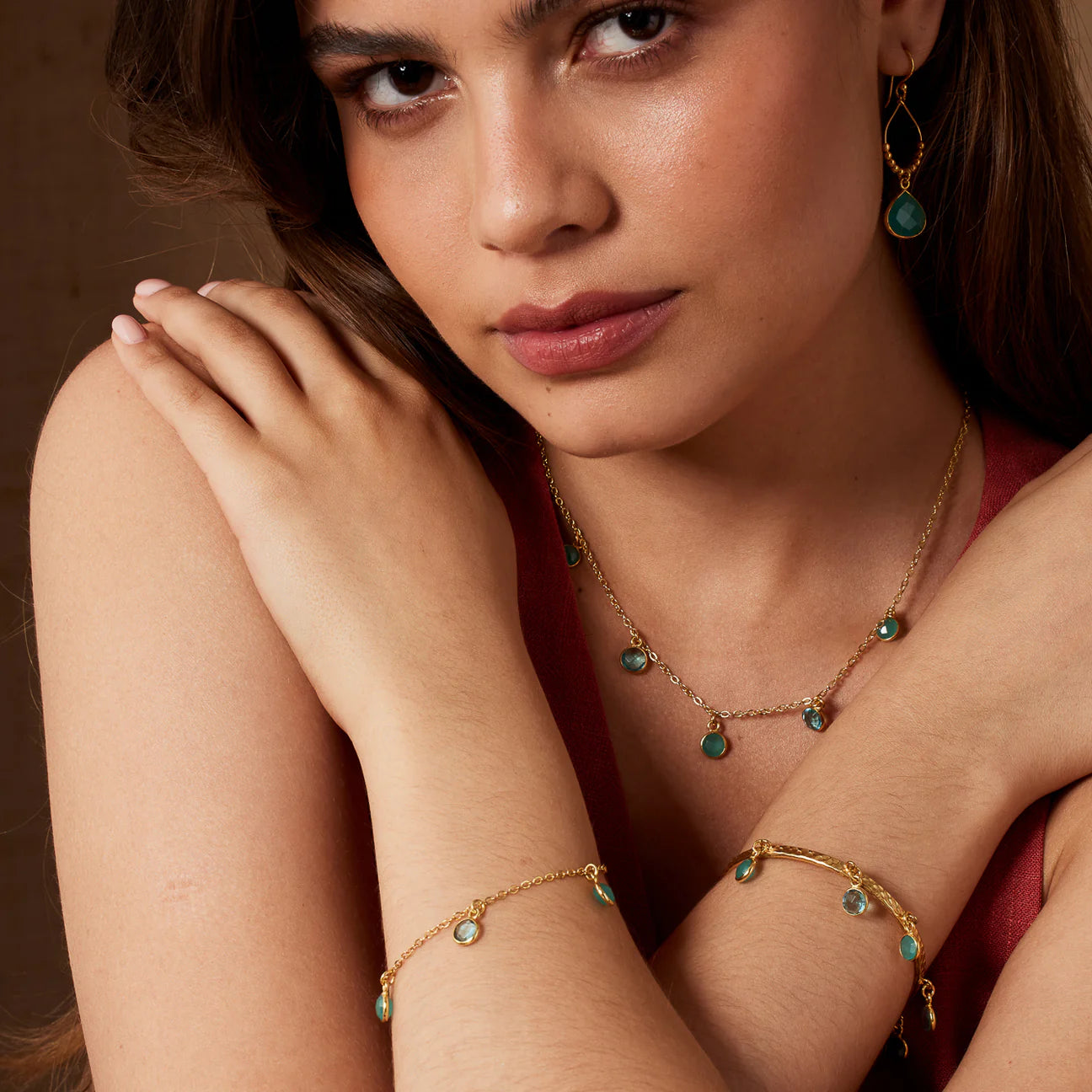 Circular Stone Droplet Topaz Bracelet